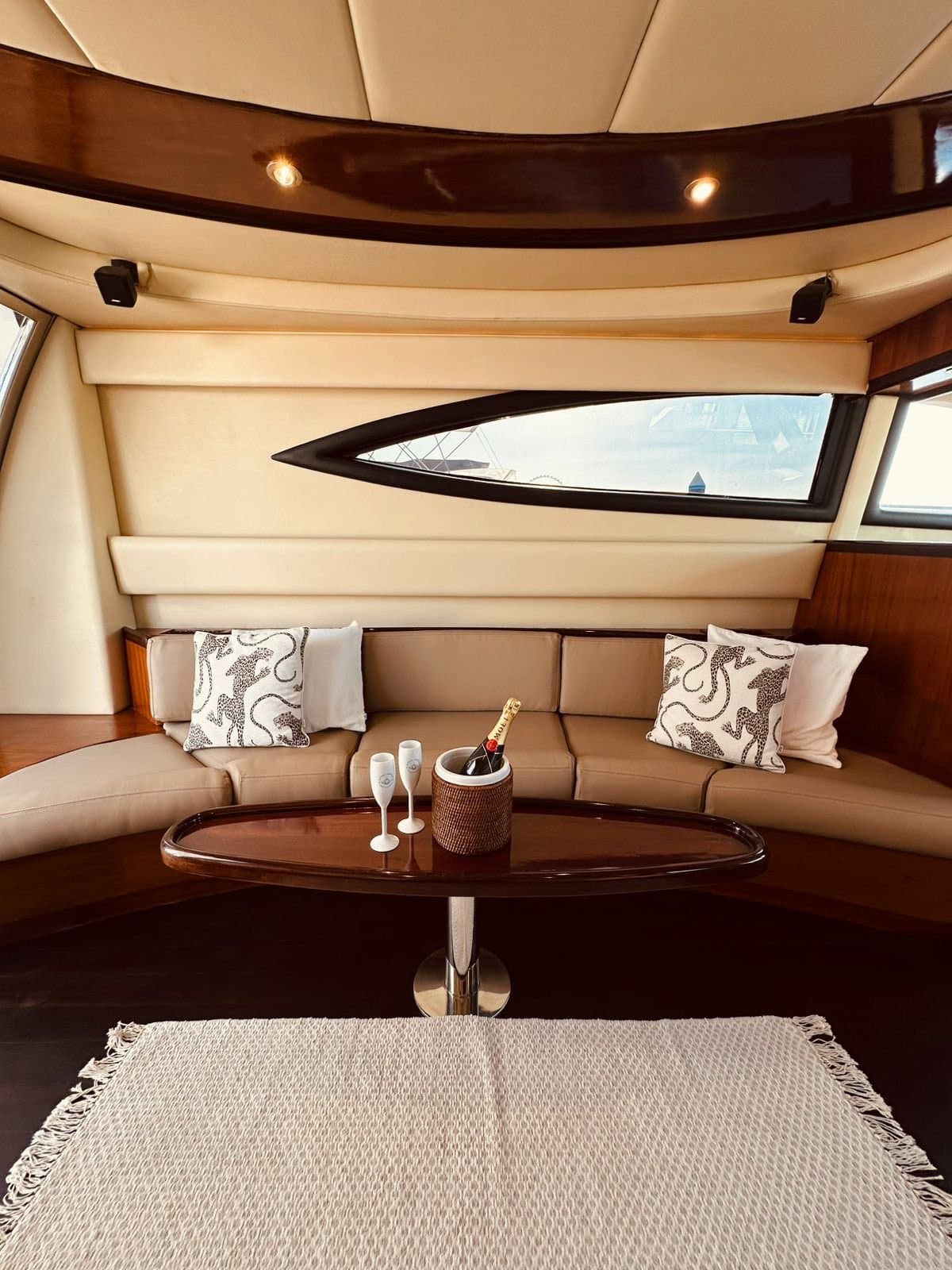 54 ft Bella